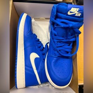 Nike shoes worn twice